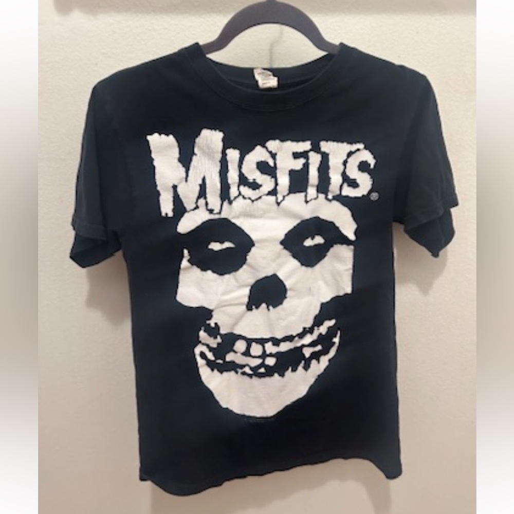 MISFITS Vintage 90s Y2K T Shirt Punk Band Tee Skull Graphic Black & White